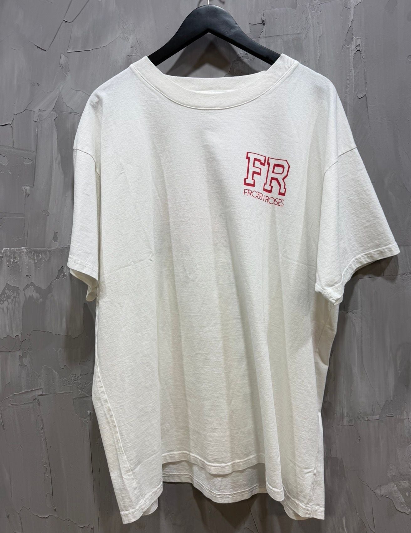 White frozen roses shirt