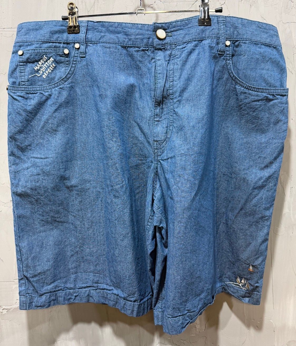 LV blue boats short - Used/Worn