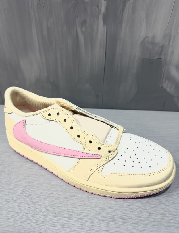 Jordan 1 low Travis Scott shy pink