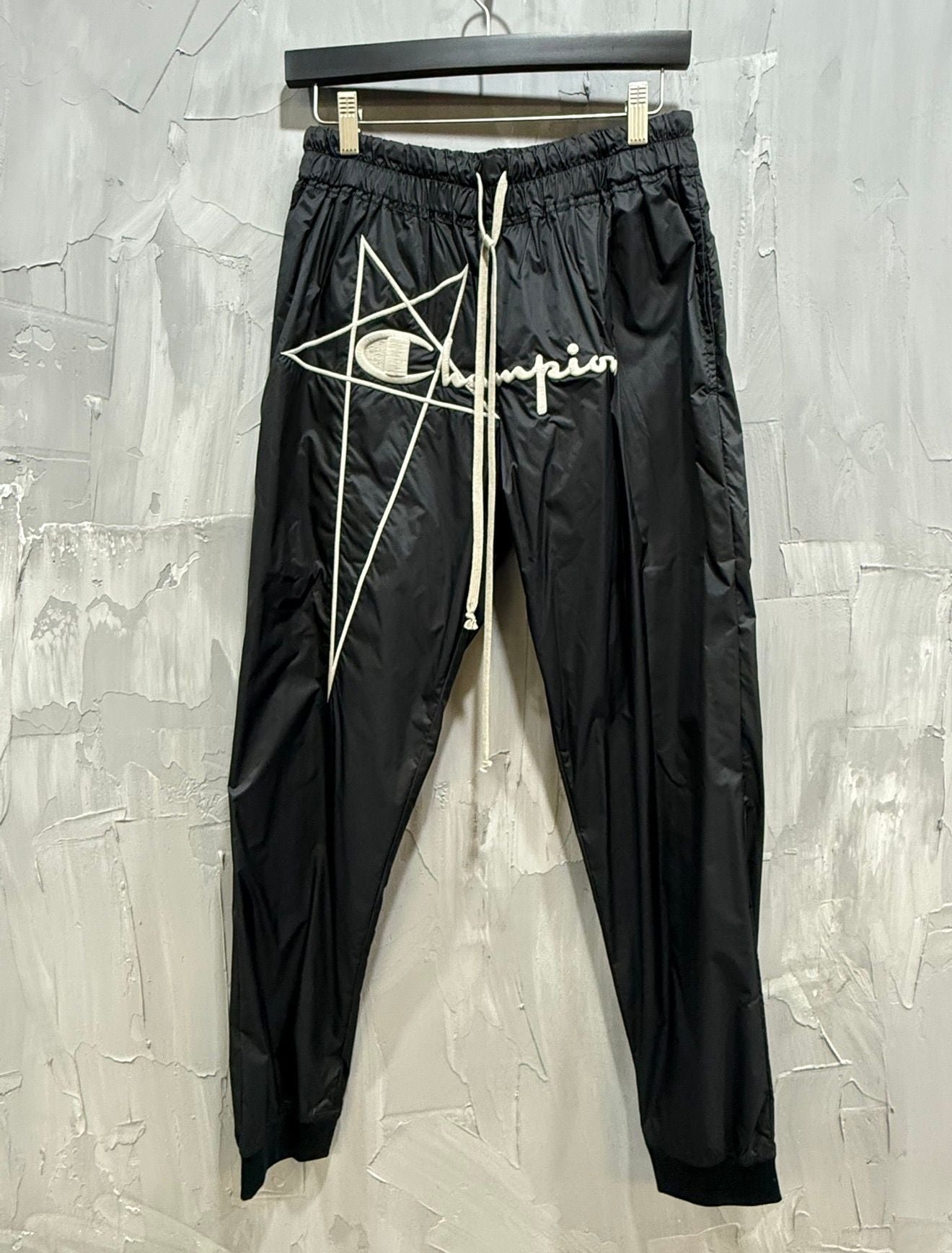 Chny Jogger Black