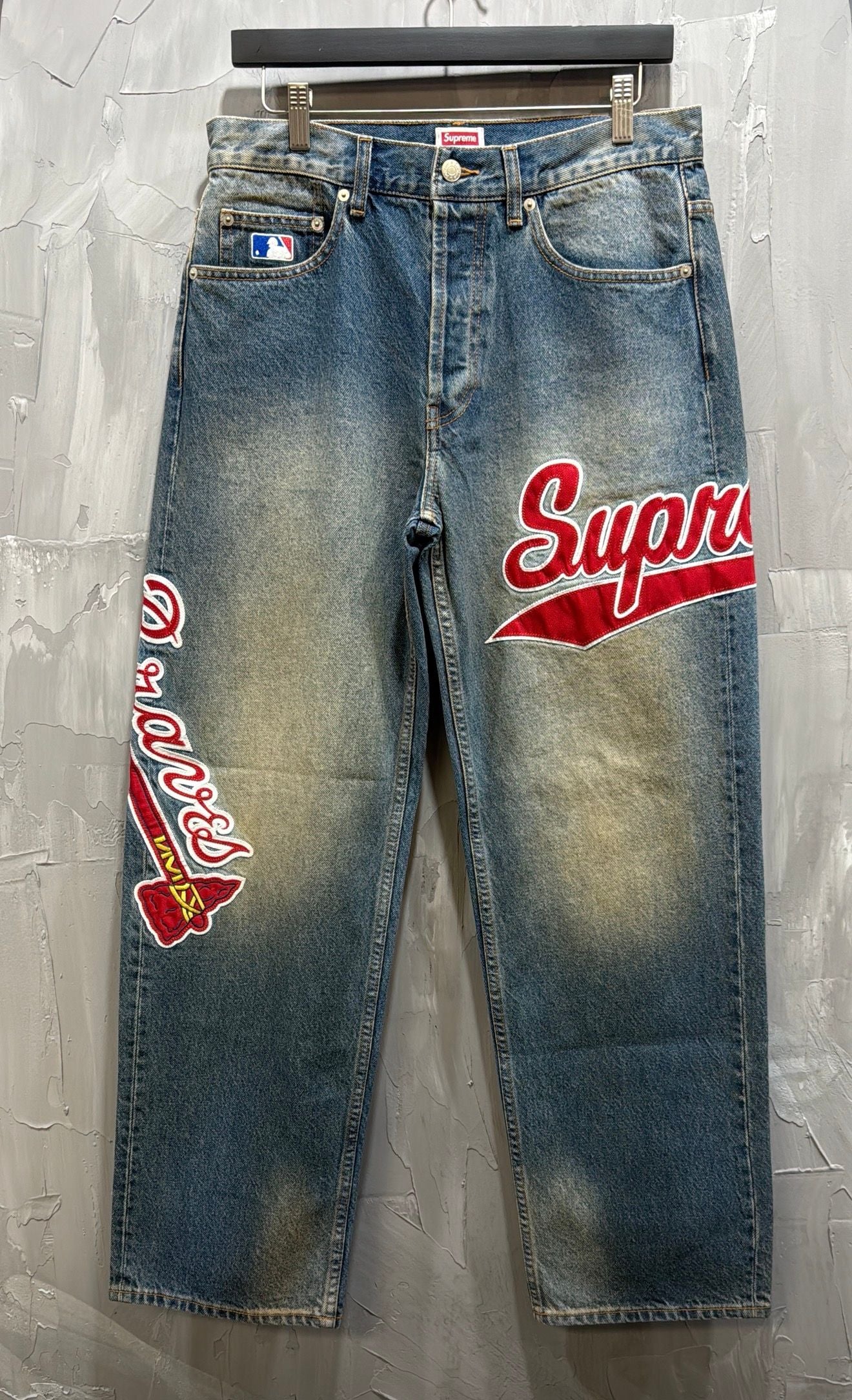 Supreme X Mitchell & Ness Atlanta Braves Loose Fit Jean Washed Indigo