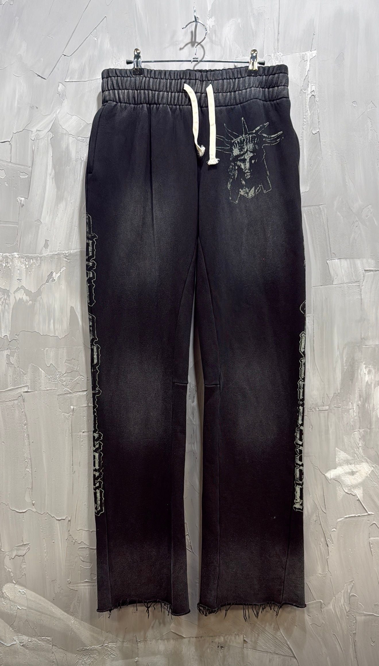 LOST RHINESTONE SWEATPANTS BLACK