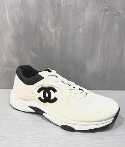Chanel cc trainer white black