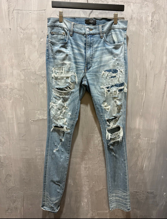Distressed destroy skinny denim