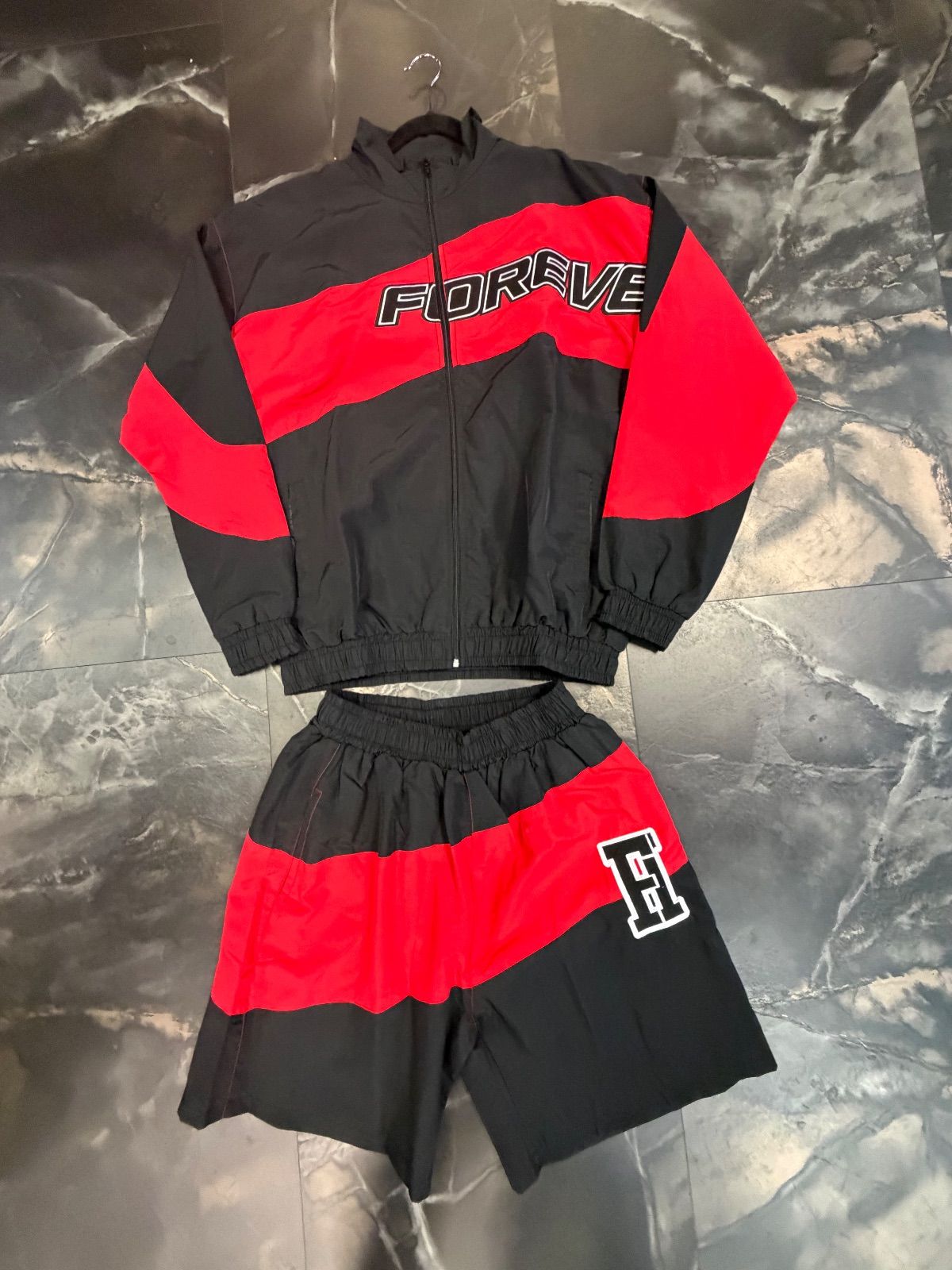 Forever Hungry Black Red Set