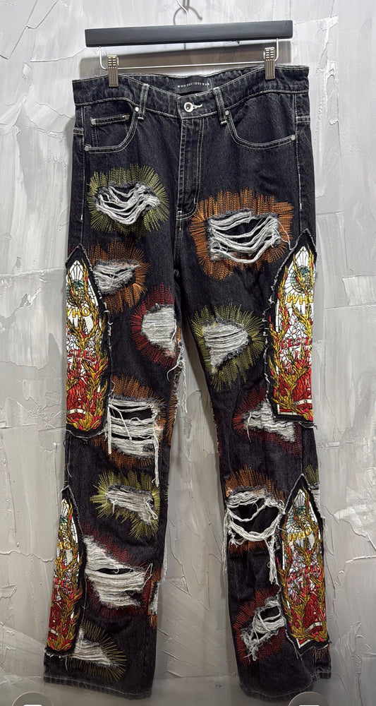 WDW ALL OVER EMBROIDERY JEAN - Like New