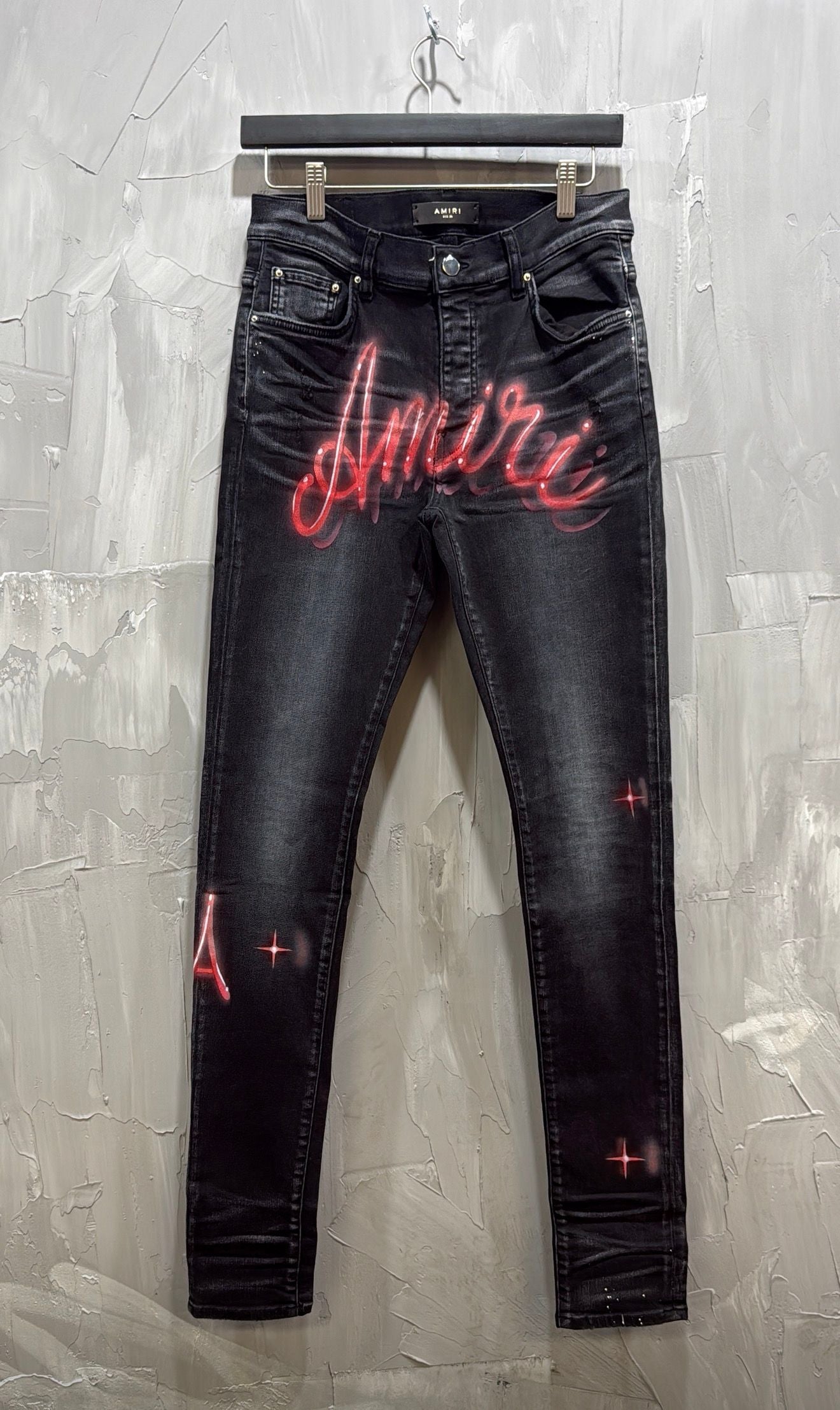 AMIRI AIRBRUSH HEAN BLACK RED