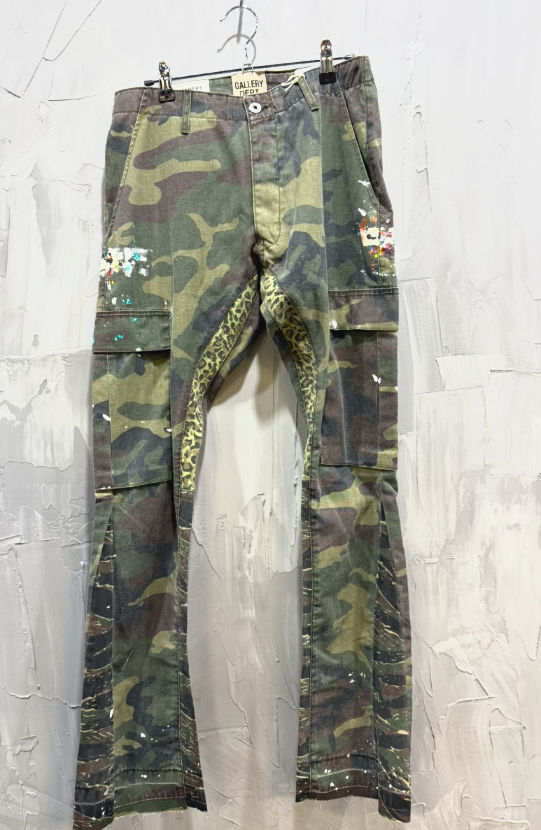 Gallery dept camo cargo pants
