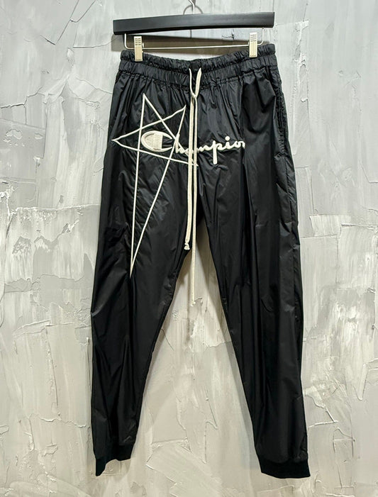 Chny Jogger Black