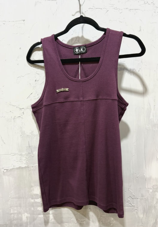 Kuro Ribbed Metal Plaque Tank Top Purple